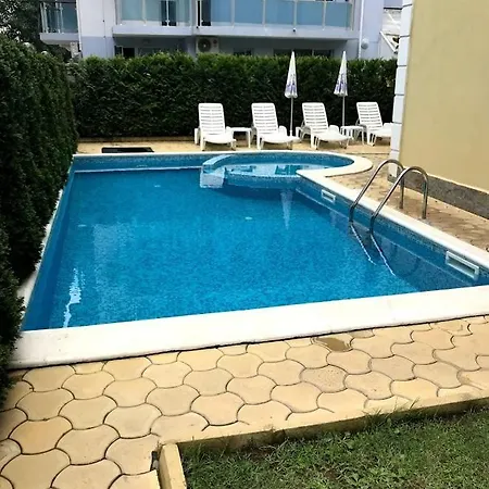 Магнолия Резиденс 3 *